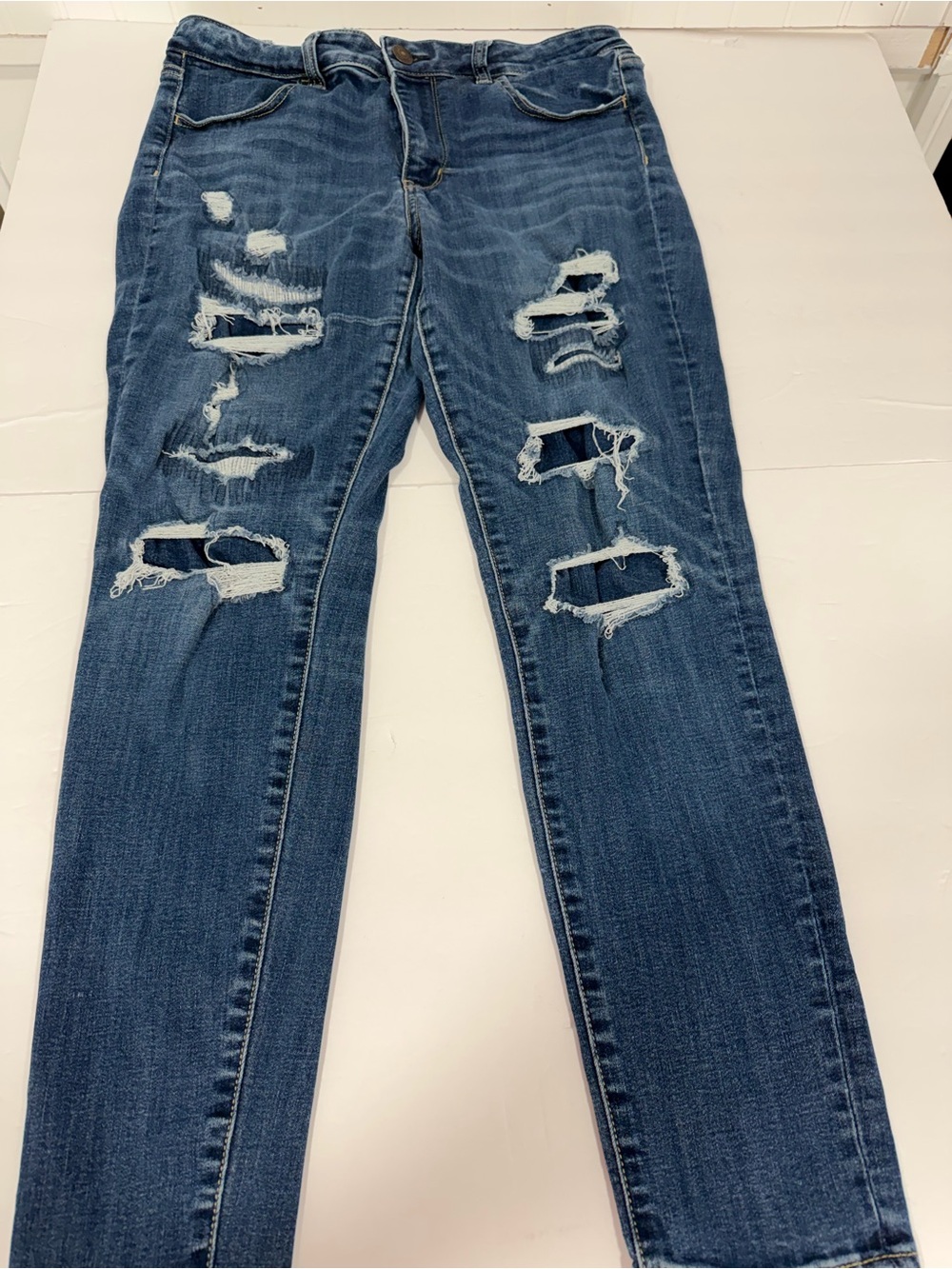 American Eagle Outfitters Women's sz 12 jegging Distressed Jeans -